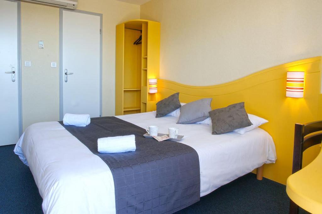 Couett'Hotel Oloron Sainte Marie Екстериор снимка