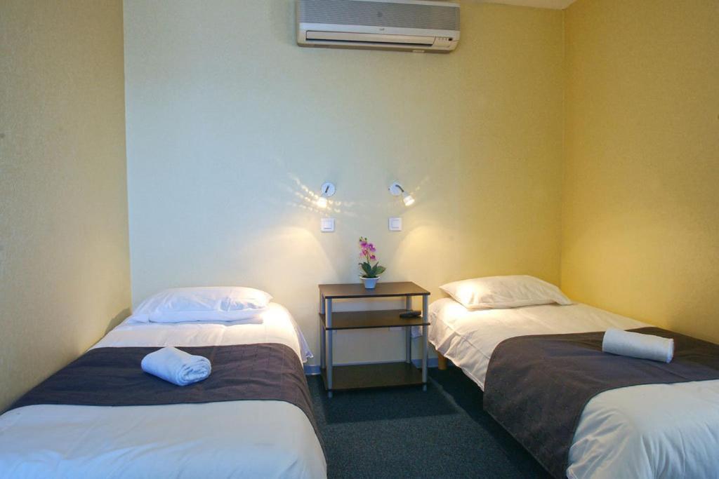 Couett'Hotel Oloron Sainte Marie Екстериор снимка