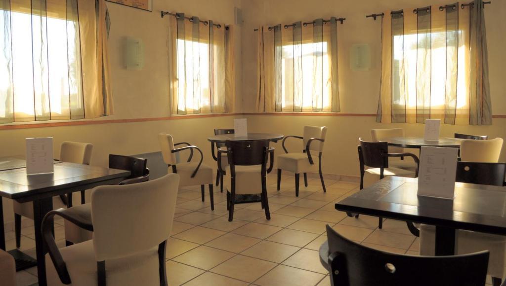 Couett'Hotel Oloron Sainte Marie Екстериор снимка