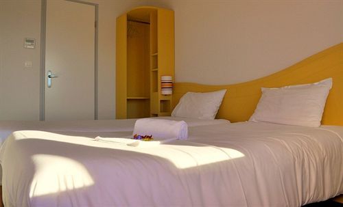 Couett'Hotel Oloron Sainte Marie Екстериор снимка