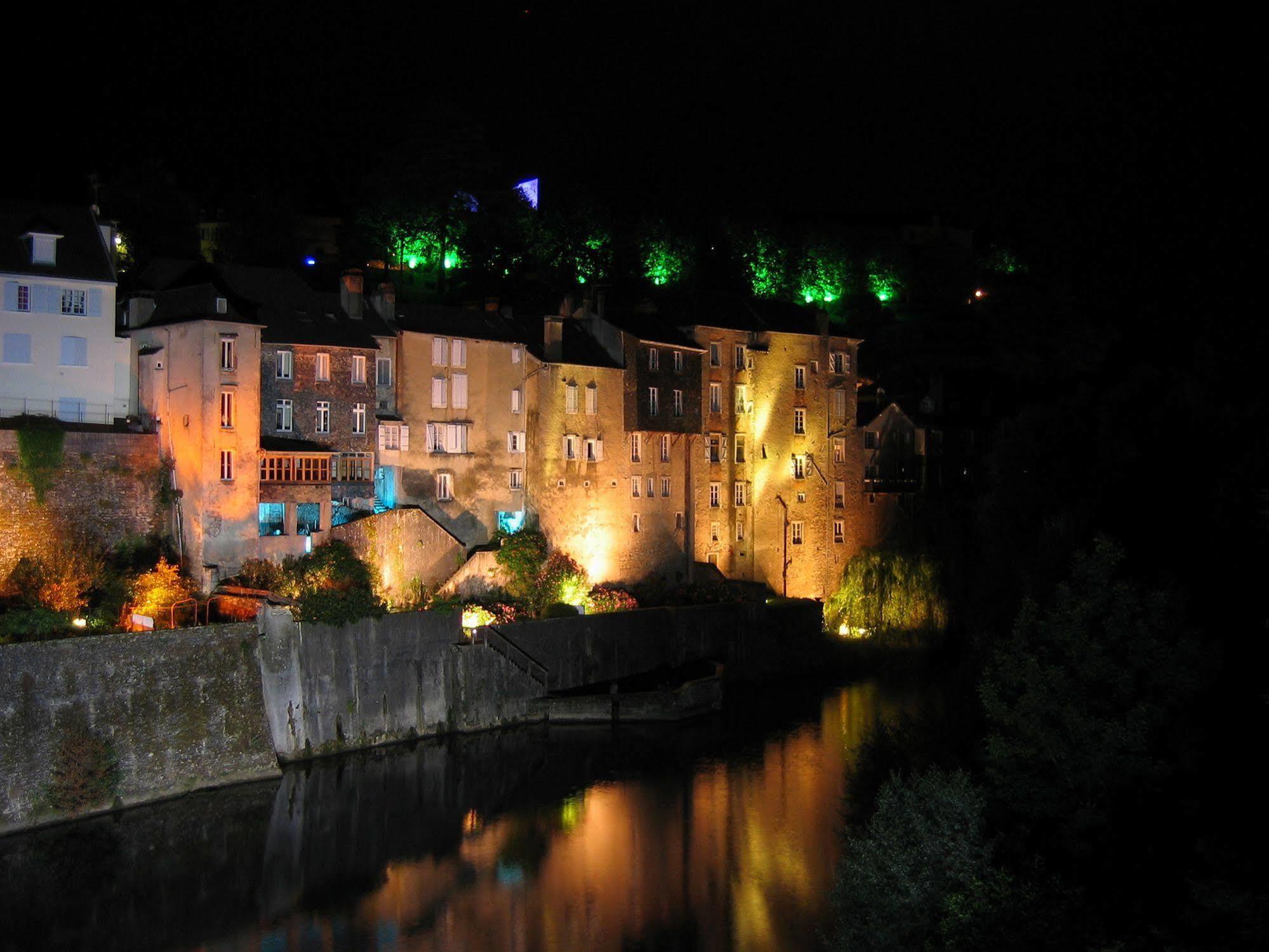 Couett'Hotel Oloron Sainte Marie Екстериор снимка